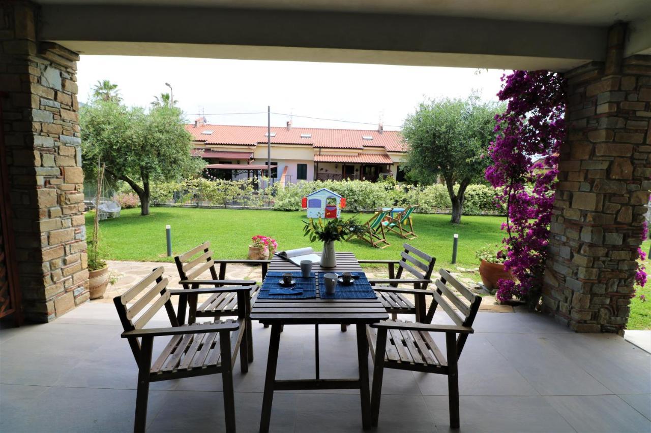Villa Di Marinella อาเชอา ภายนอก รูปภาพ