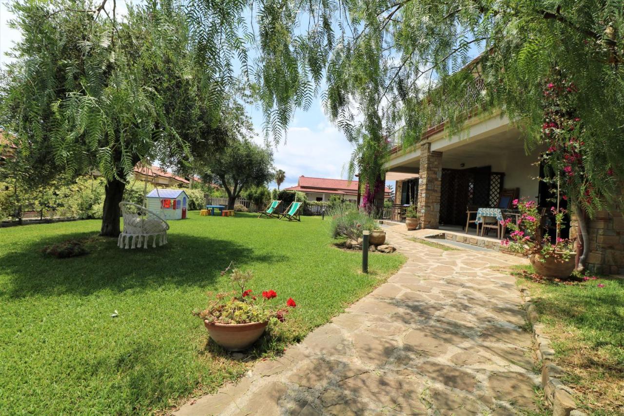 Villa Di Marinella อาเชอา ภายนอก รูปภาพ
