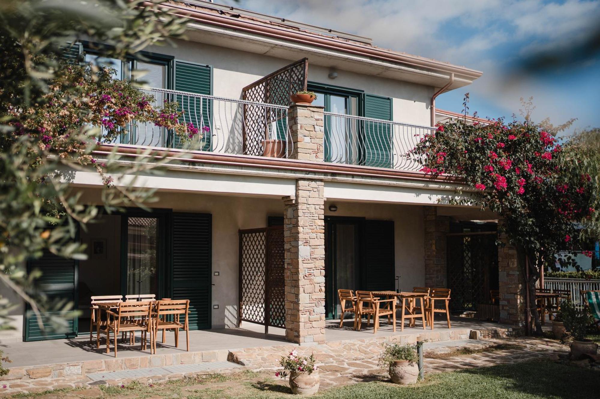 Villa Di Marinella อาเชอา ภายนอก รูปภาพ