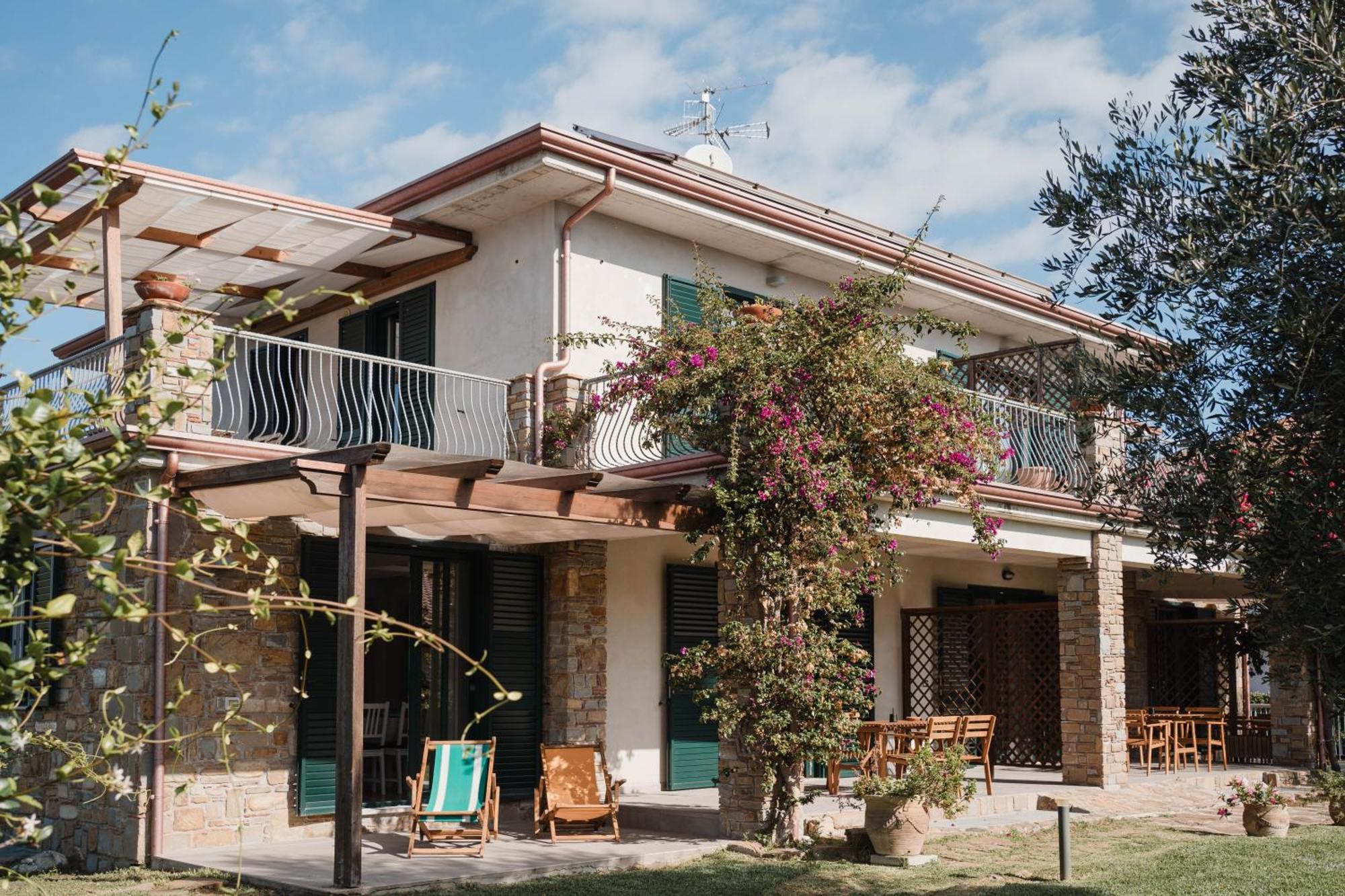 Villa Di Marinella อาเชอา ภายนอก รูปภาพ